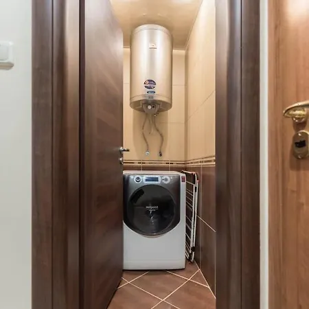 Aventurine Apartment *