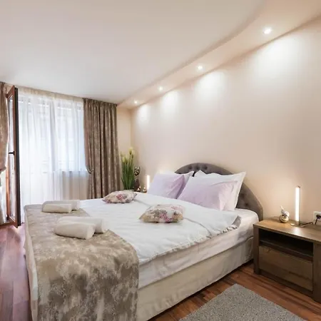 Aventurine Apartment *