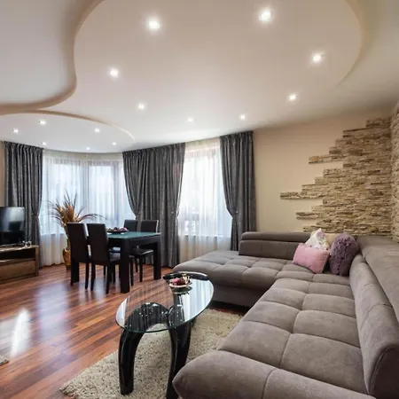 Aventurine Apartment *