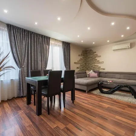 Aventurine וארנה