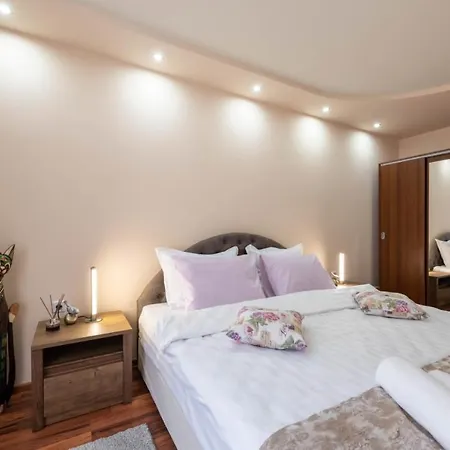 Aventurine Apartament