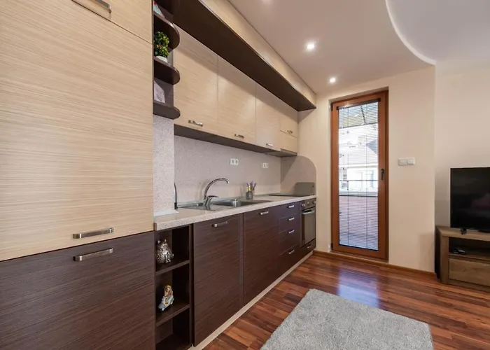 Aventurine וארנה